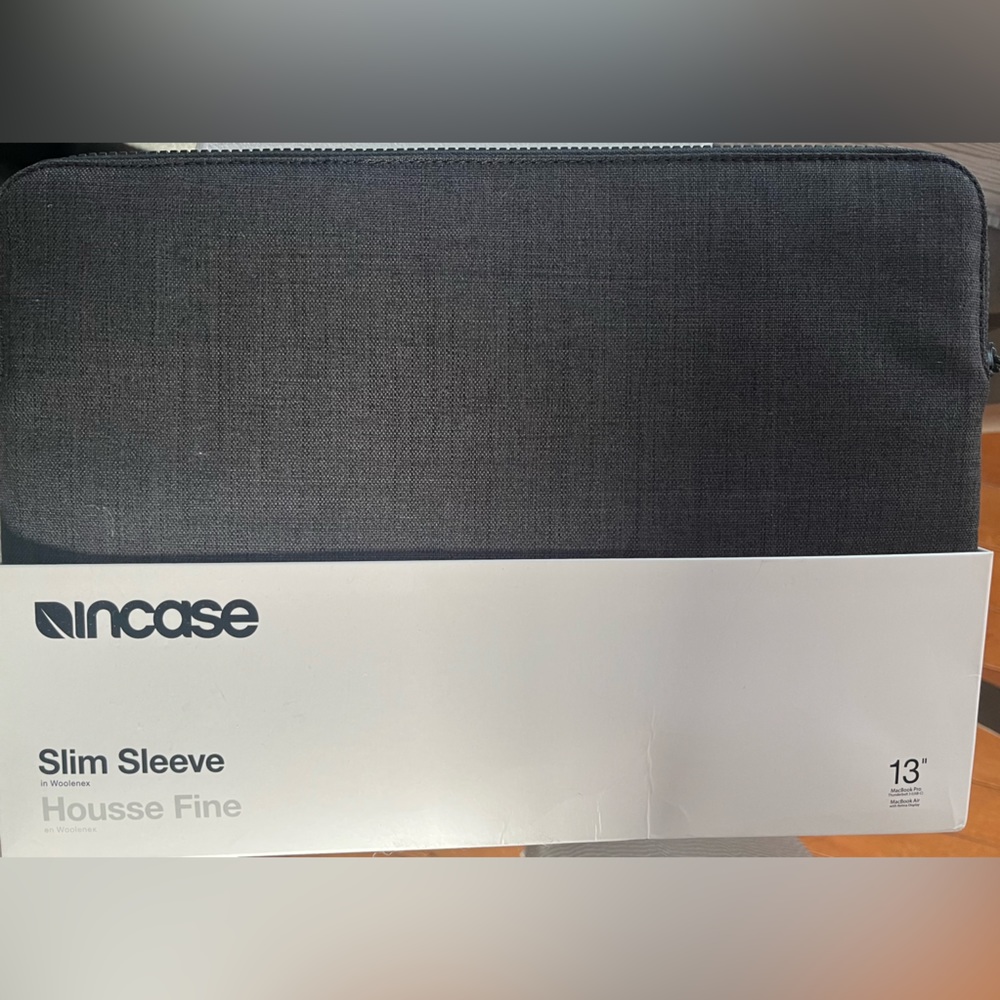 *Never Been Used* 13 soft laptop case!!